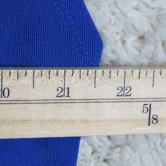 Chico's*Women's Sleeveless Key Hole Front Boat Neck Split Side Hem Blouse Size 2 - Picture 9 of 11